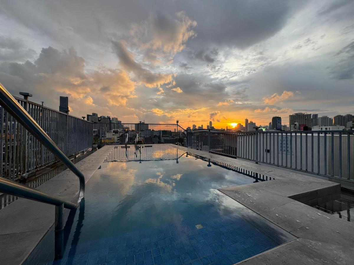 Nest Fort Bgc Makati City Luaran gambar